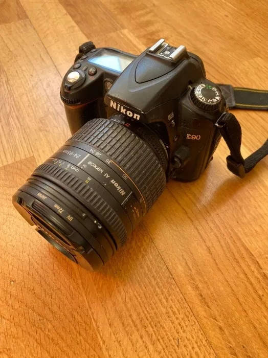 Зеркальный полупрофессиональный фотоаппарат камера Nikon D90 боди в отлично состоянии
Зеркальный полупрофессиональный фотоаппарат камера Nikon D90 боди в отлично состоянии
