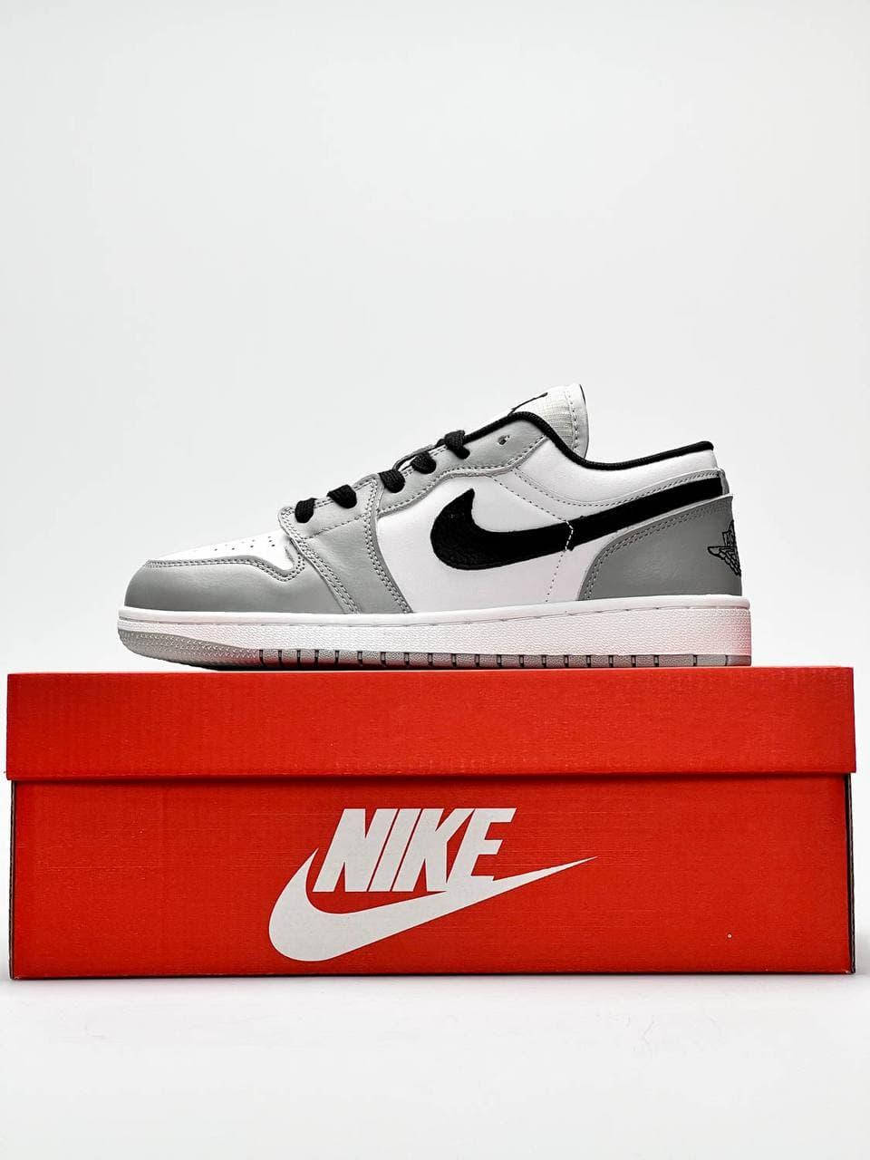 Женские кроссовки Nike Air Jordan 1 Low Gray Кеды Найк Джордан Лоу низкие светло-серые кожа кеды для девушек, Серый
Женские кроссовки Nike Air Jordan 1 Low Gray Кеды Найк Джордан Лоу низкие светло-серые кожа кеды для девушек, Серый