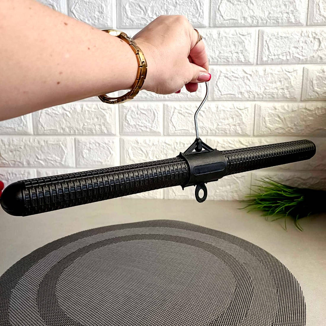 Набор широких плечиков-труб 10 шт 47см с поворотным крючком, Черный 
Набор широких плечиков-труб 10 шт 47см с поворотным крючком, Черный