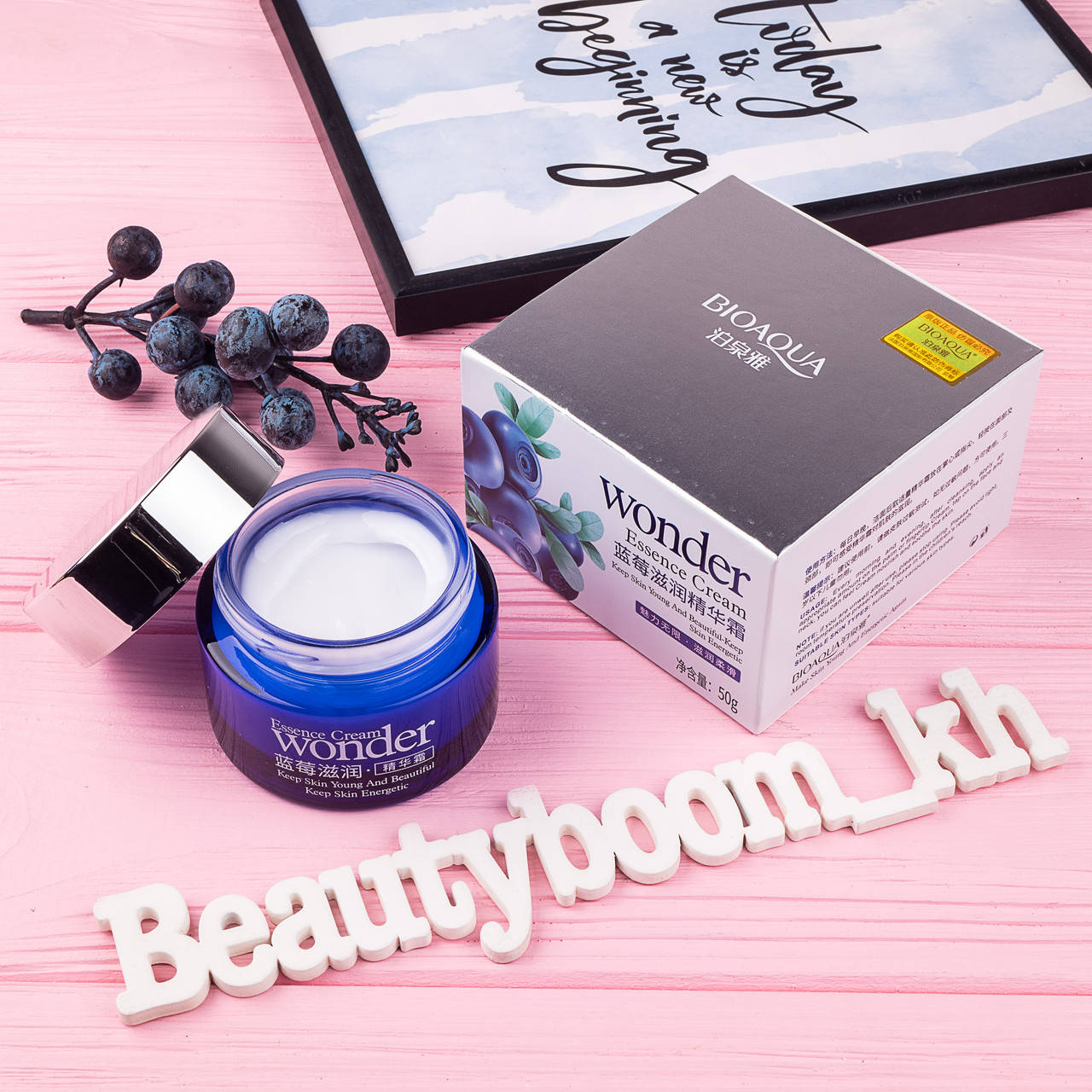 Увлажняющий крем для лица с экстрактом черники и гиалуроновой кислотой BIOAQUA Wonder Essence Cream
Увлажняющий крем для лица с экстрактом черники и гиалуроновой кислотой BIOAQUA Wonder Essence Cream