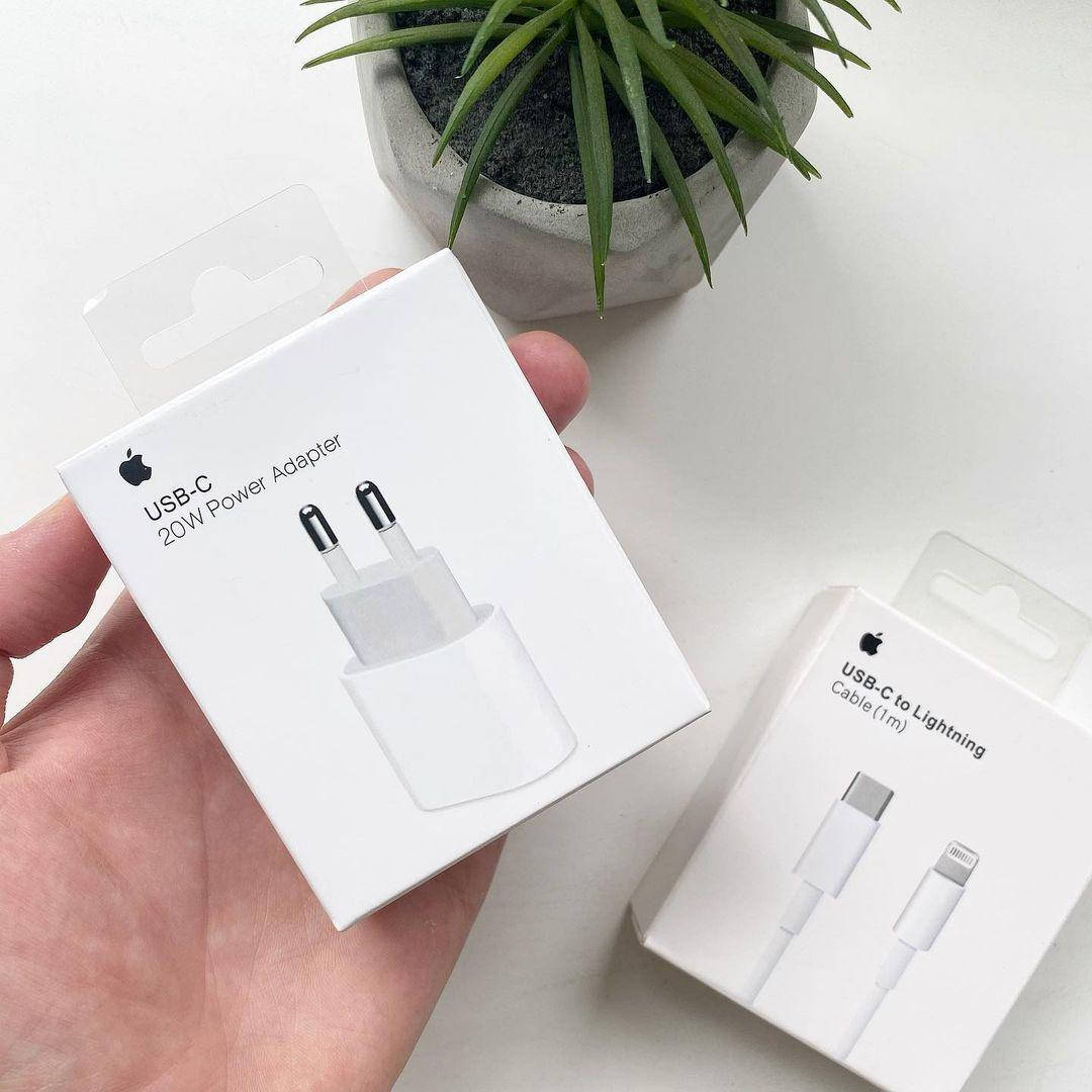 Комплект Быстрая зарядка Iphone Блочок Адаптер Apple 20W + Зарядный Кабель Apple USB-C to Lightning Cable1m, Белый
Комплект Быстрая зарядка Iphone Блочок Адаптер Apple 20W + Зарядный Кабель Apple USB-C to Lightning Cable1m, Белый