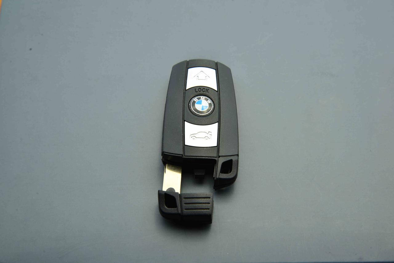 Корпус смарт ключа для BMW Е60, Е65, Е70, Е87, Е90, Х1, Х5, Х6 (БМВ) 3 - кнопки с отсеком для батарейки
Корпус смарт ключа для BMW Е60, Е65, Е70, Е87, Е90, Х1, Х5, Х6 (БМВ) 3 - кнопки с отсеком для батарейки
