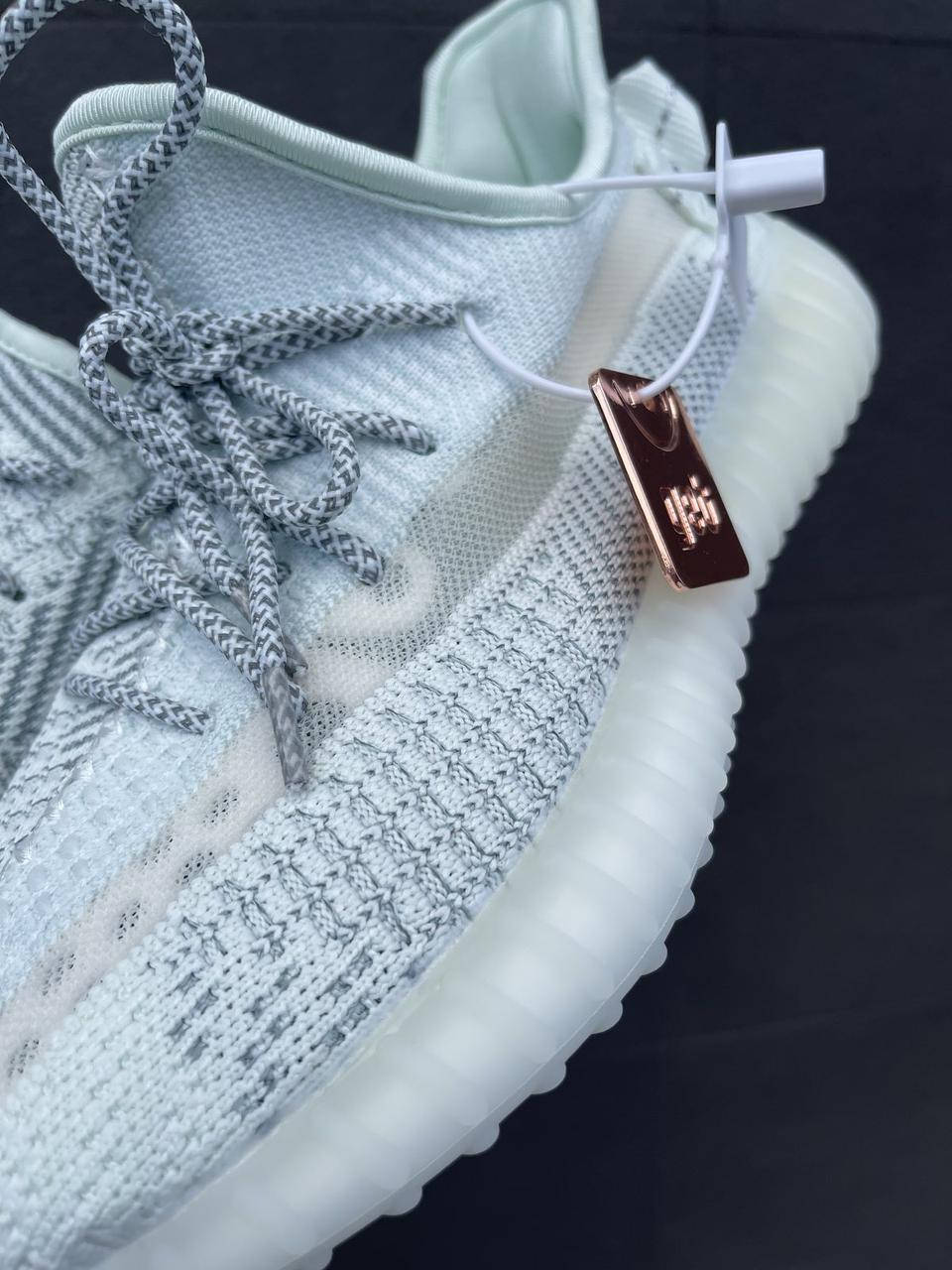Ізі буст біло-сірі рефлекторні чоловічі кросівки на літо (Yeezy Boost 350) Кросівки сітка весна, літо, осінь 46, Светло-серый
Ізі буст біло-сірі рефлекторні чоловічі кросівки на літо (Yeezy Boost 350) Кросівки сітка весна, літо, осінь 46, Светло-серый