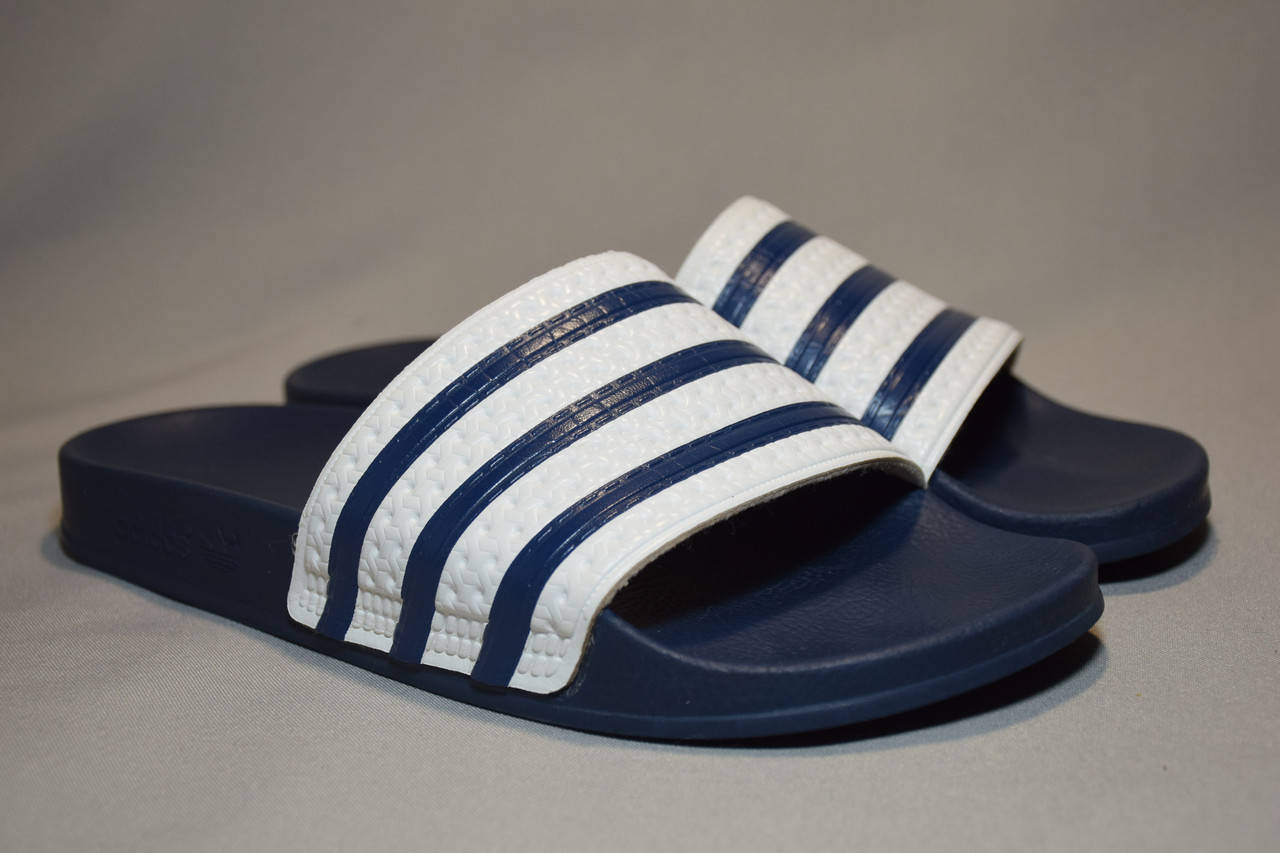 Шлепанцы сланцы Adidas Originals Slippers Adilette мужские женские. Италия. 40 р./25.5 см.
Шлепанцы сланцы Adidas Originals Slippers Adilette мужские женские. Италия. 40 р./25.5 см.