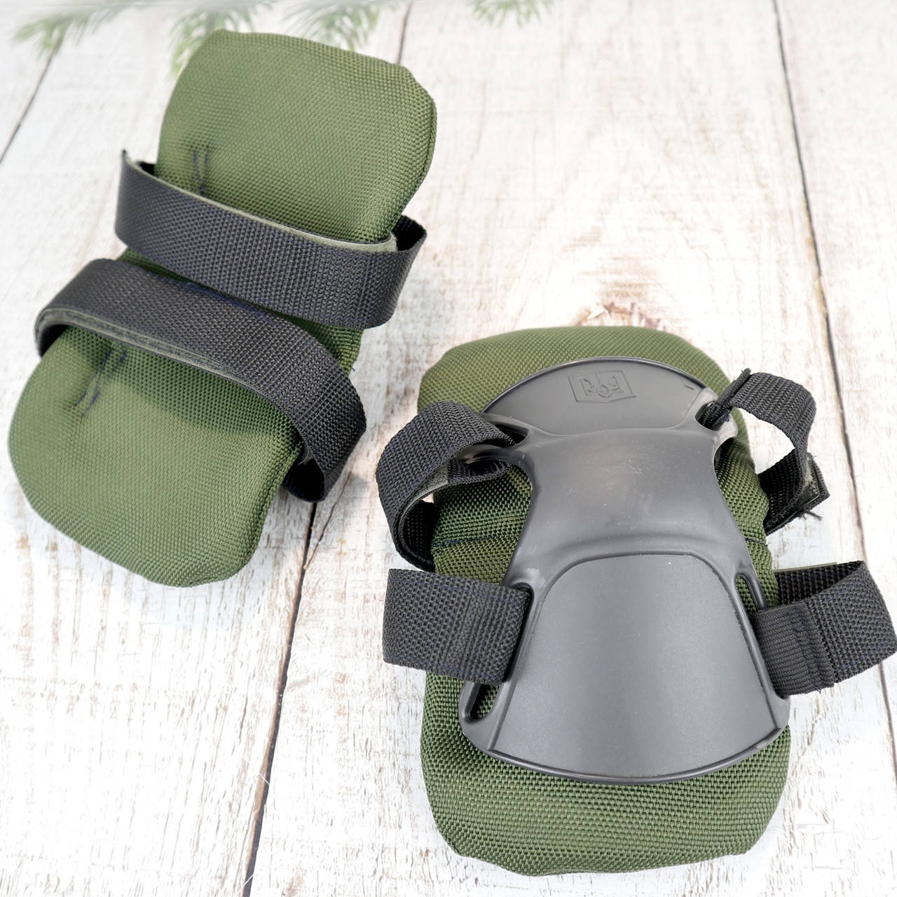 Комплект наколенников тактических для военных крепкие Армейские зеленые Универсальный размер (Настоящие фото)
Комплект наколенников тактических для военных крепкие Армейские зеленые Универсальный размер (Настоящие фото)