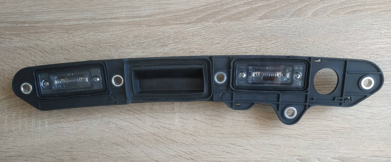 Кнопка відкриття багажника з підсвіткою номера VW GOLF 5/GOLF PLUS /JETTA / PASSAT B6/TOURAN (POLCAR 9555z451)
Кнопка відкриття багажника з підсвіткою номера VW GOLF 5/GOLF PLUS /JETTA / PASSAT B6/TOURAN (POLCAR 9555z451)