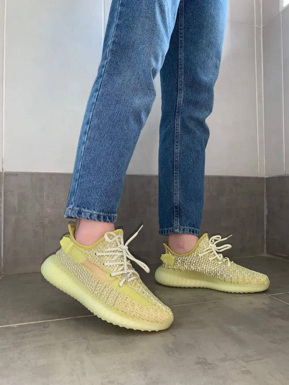 Женские кроссовки салатовые Адидас Yeezy Boost 350 текстильные легкие рефлективные 37, Салатовый
Женские кроссовки салатовые Адидас Yeezy Boost 350 текстильные легкие рефлективные 37, Салатовый
