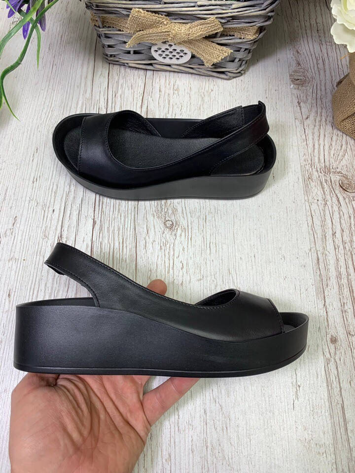 Босоножки на низком ходу
Босоножки на низком ходу