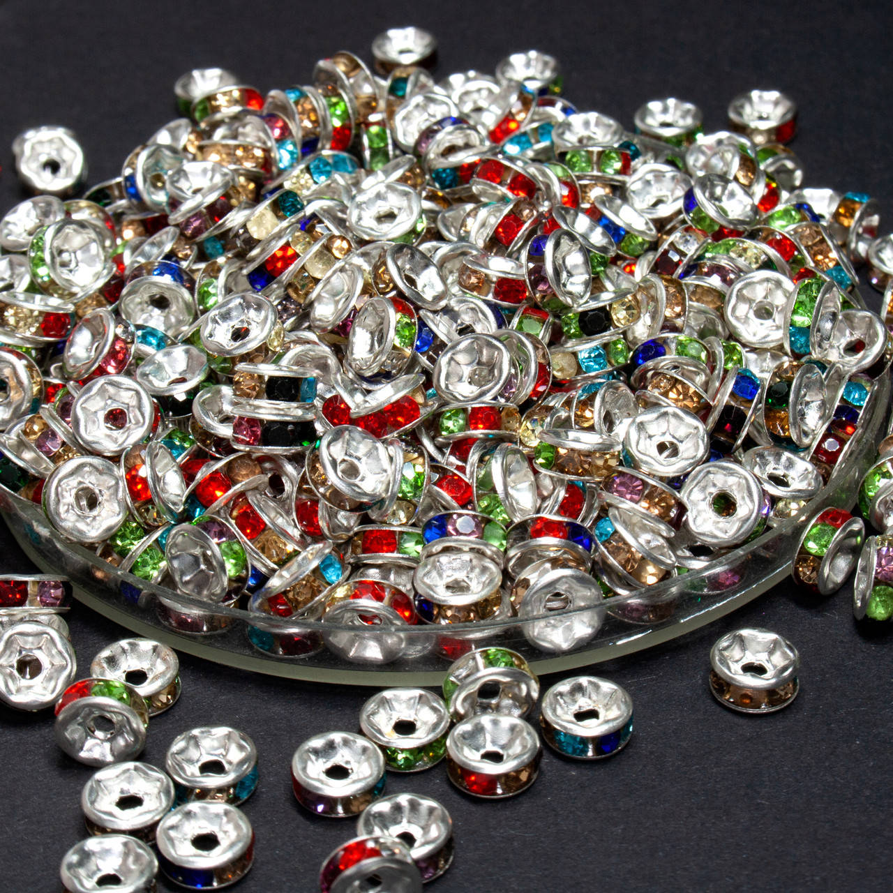 (45-50 штук) Бусины разделители со стразами. D-6мм Цвет серебро + стразы МИКС
(45-50 штук) Бусины разделители со стразами. D-6мм Цвет серебро + стразы МИКС