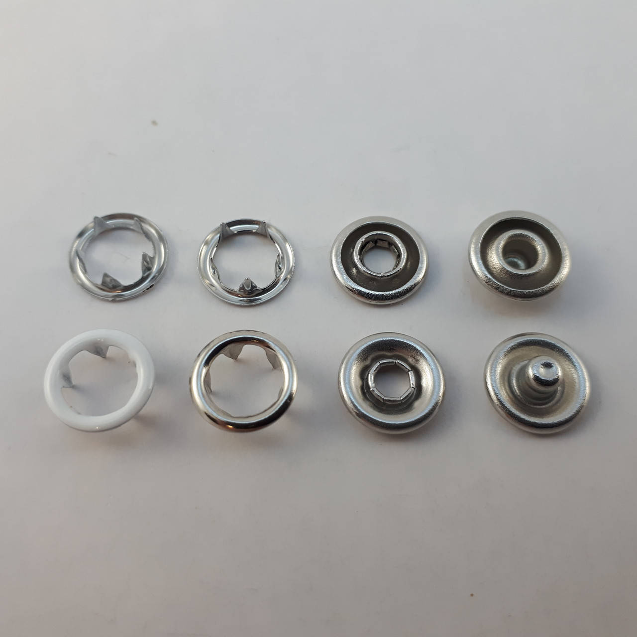 Кнопка BABY (трикотажная) 7,8мм Белый 50шт 
Кнопка BABY (трикотажная) 7,8мм Белый 50шт