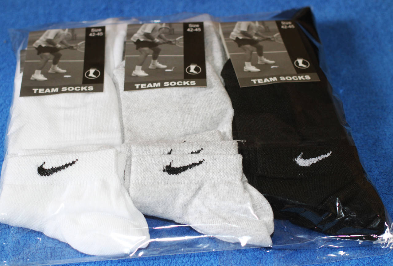 Носки мужские спортивные (короткие) в стиле Nike 42-45 размер,черный,серый,белый. 6 пар.
Носки мужские спортивные (короткие) в стиле Nike 42-45 размер,черный,серый,белый. 6 пар.