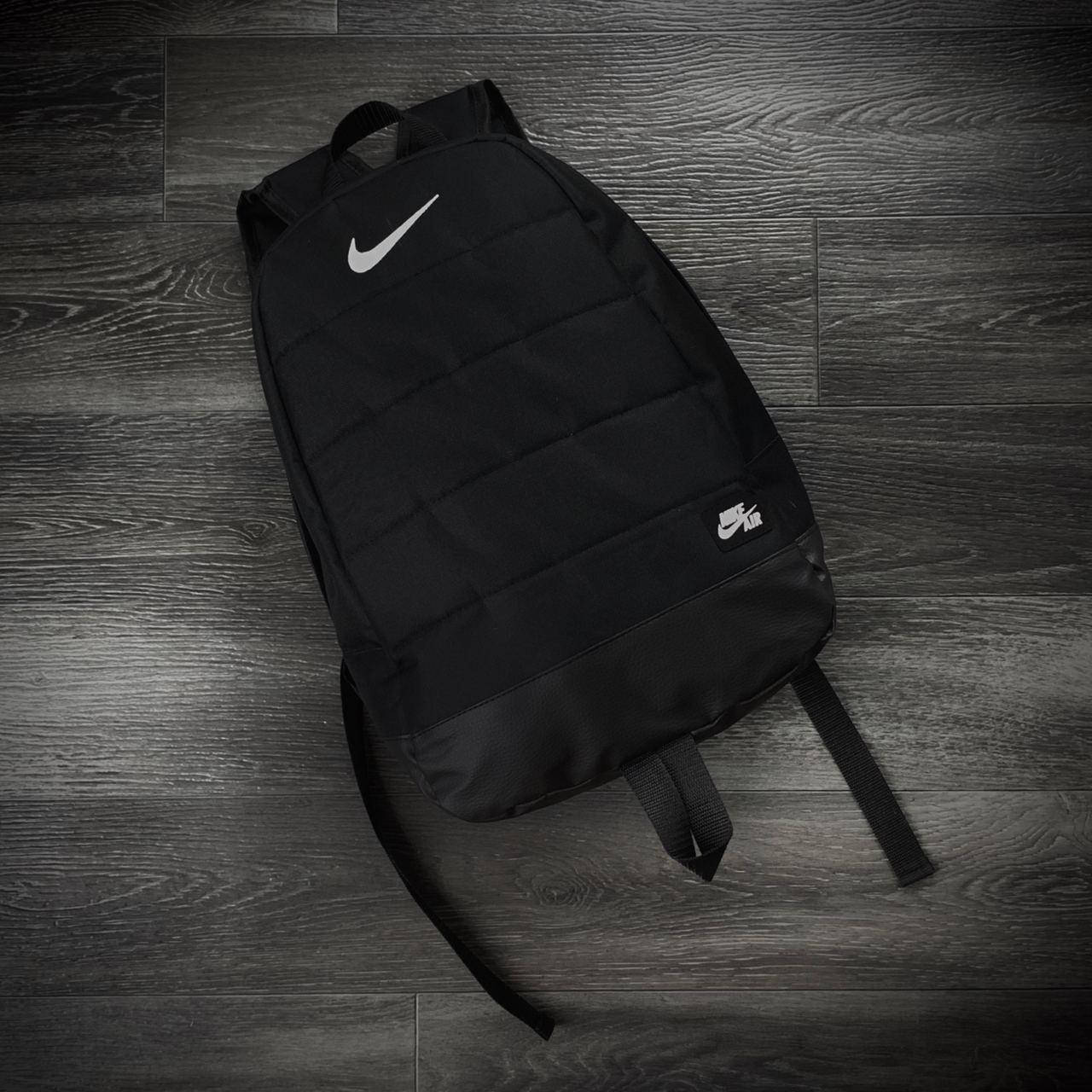 Рюкзак городской спортивный Nike Найк черный мужской / женский портфель сумка для ноутбука ТОП качества
Рюкзак городской спортивный Nike Найк черный мужской / женский портфель сумка для ноутбука ТОП качества