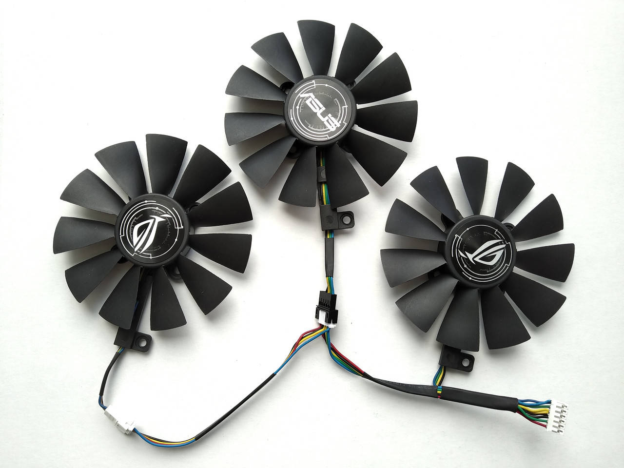 Вентилятор FirstD для видеокарты ASUS Strix FDC10U12S9-C (FDC10H12S9-C) комплект 3 шт (№120.1)
Вентилятор FirstD для видеокарты ASUS Strix FDC10U12S9-C (FDC10H12S9-C) комплект 3 шт (№120.1)
