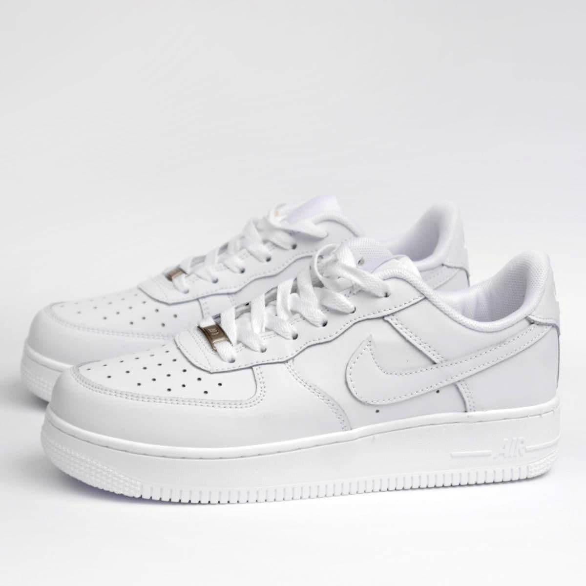 Nike Air Force 1 мужские демисезонные белые кроссовки на шнурках.Весенние мужские кожаные кроссы 45, Белый
Nike Air Force 1 мужские демисезонные белые кроссовки на шнурках.Весенние мужские кожаные кроссы 45, Белый