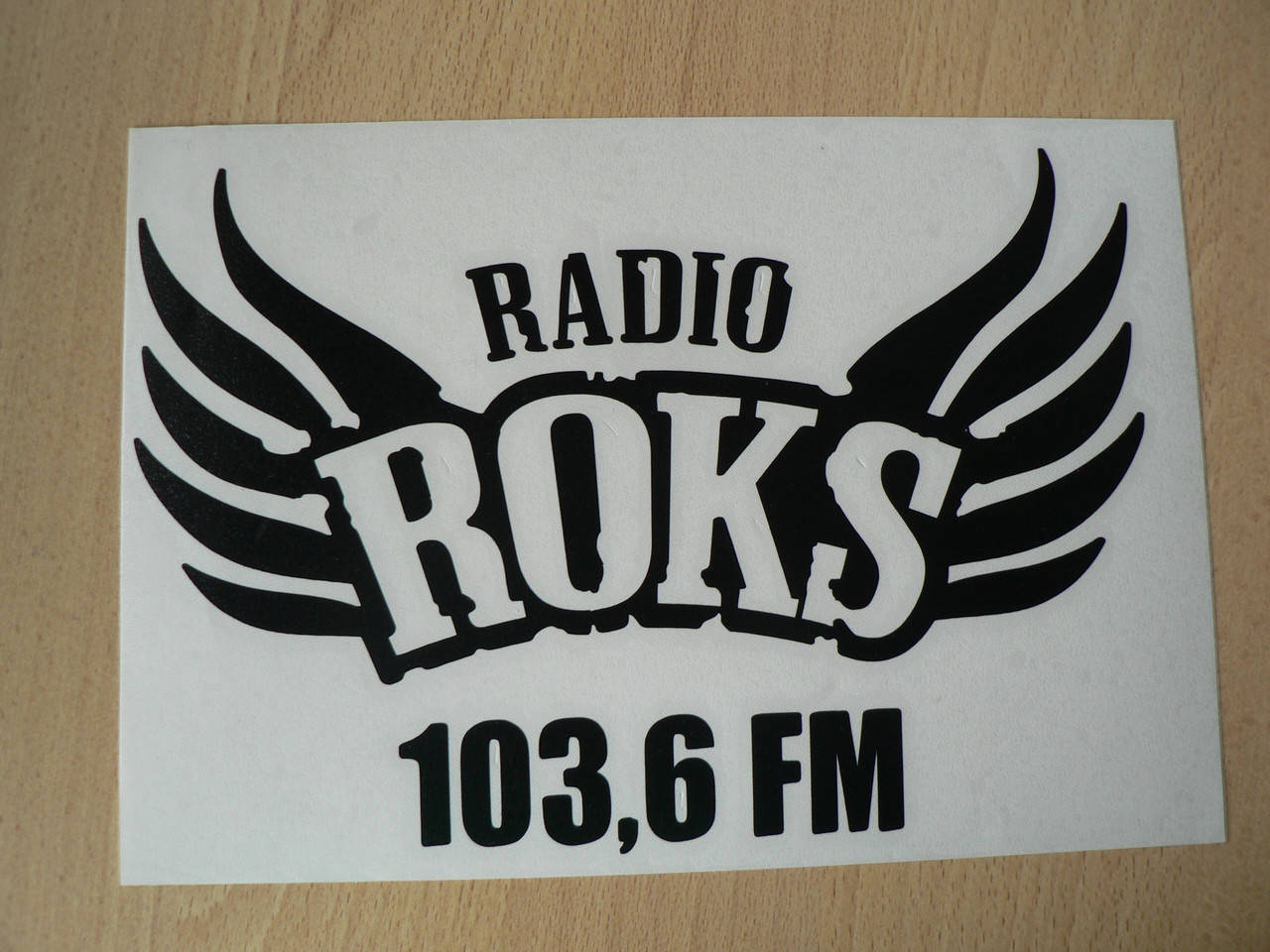 Наклейка vc музыка RADIO ROKS 103,6 FM черная 221х153мм Радио Рокс 103.6 ФМ виниловая контурная на авто, Черный
Наклейка vc музыка RADIO ROKS 103,6 FM черная 221х153мм Радио Рокс 103.6 ФМ виниловая контурная на авто, Черный