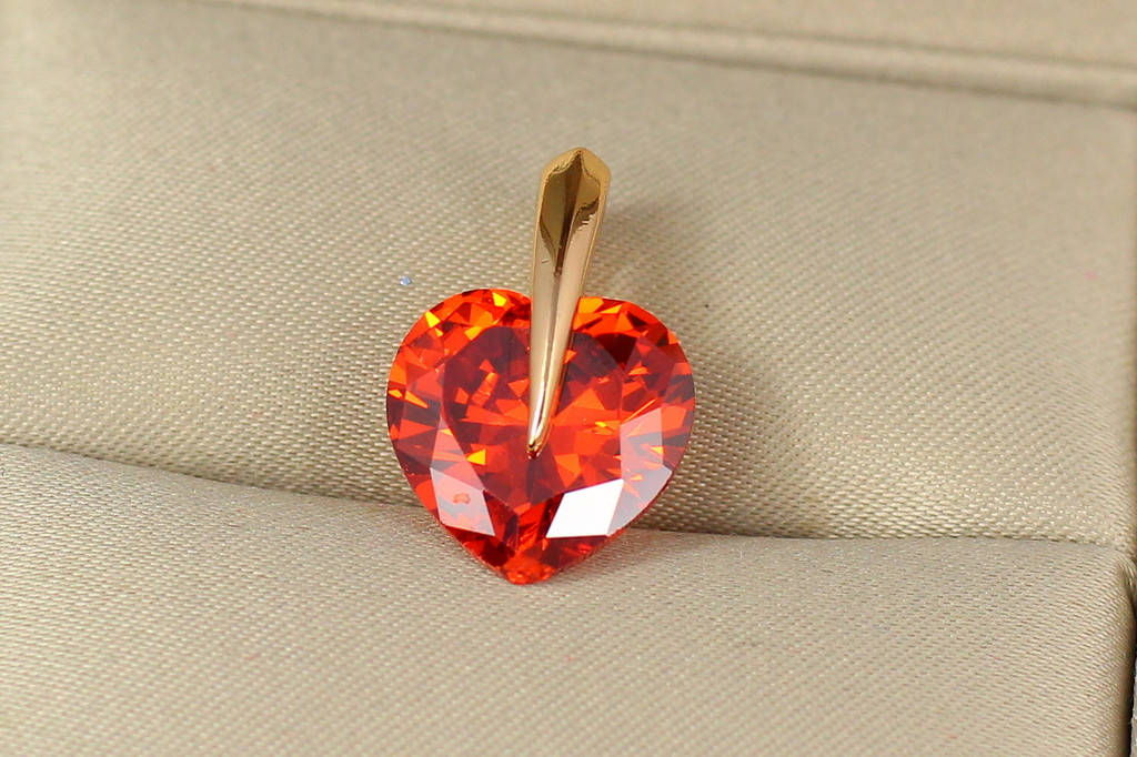 Кулон Xuping Jewelry сердечко с красным крупным камнем 1.3 см для тонкой цепи золотистый
Кулон Xuping Jewelry сердечко с красным крупным камнем 1.3 см для тонкой цепи золотистый