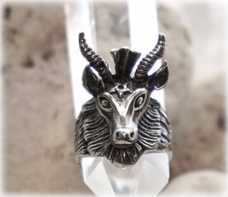 Перстень "Boho" нержавеющая сталь размер 20 - 22 Голова козла
Перстень "Boho" нержавеющая сталь размер 20 - 22 Голова козла