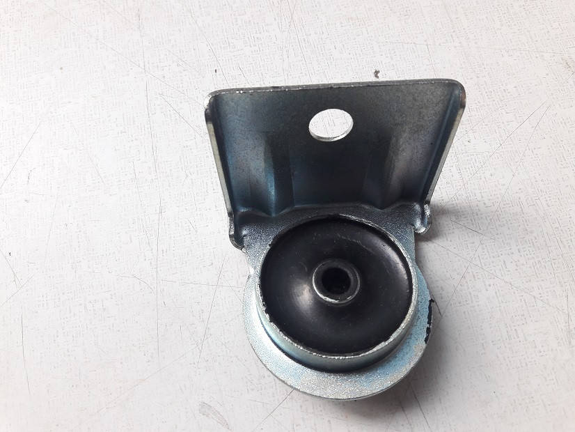 Верхняя подушка радиатора на Fiat Ducato 244, Peugeot Boxer, Citroen Jumper (2002-2006), 1321001080, 122127
Верхняя подушка радиатора на Fiat Ducato 244, Peugeot Boxer, Citroen Jumper (2002-2006), 1321001080, 122127