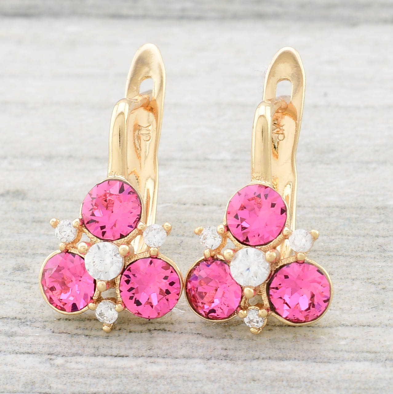 Серьги Xuping с кристаллами Swarovski 83108 размер 16х11 мм цвет розовый вес 2.4 г позолота 18К
Серьги Xuping с кристаллами Swarovski 83108 размер 16х11 мм цвет розовый вес 2.4 г позолота 18К