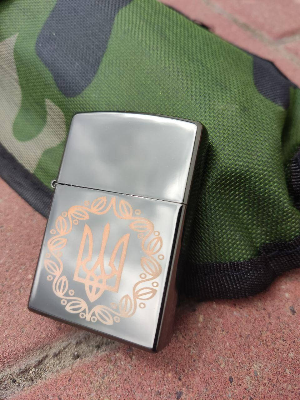 Электроимпульсная сенсорная электрическая USB зажигалка с гравировкой Герб Украины в подарочной упаковке, Черный
Электроимпульсная сенсорная электрическая USB зажигалка с гравировкой Герб Украины в подарочной упаковке, Черный