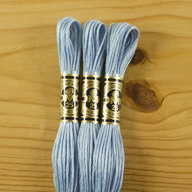 Нитки мулине DMC 827 (Франция)
Нитки мулине DMC 827 (Франция)