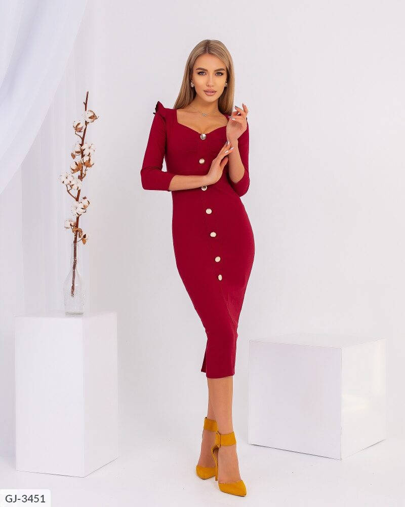 Обтягивающее женское платье-футляр миди ниже колен приталенное по фигуре с рукавом три четверти арт 545
Обтягивающее женское платье-футляр миди ниже колен приталенное по фигуре с рукавом три четверти арт 545