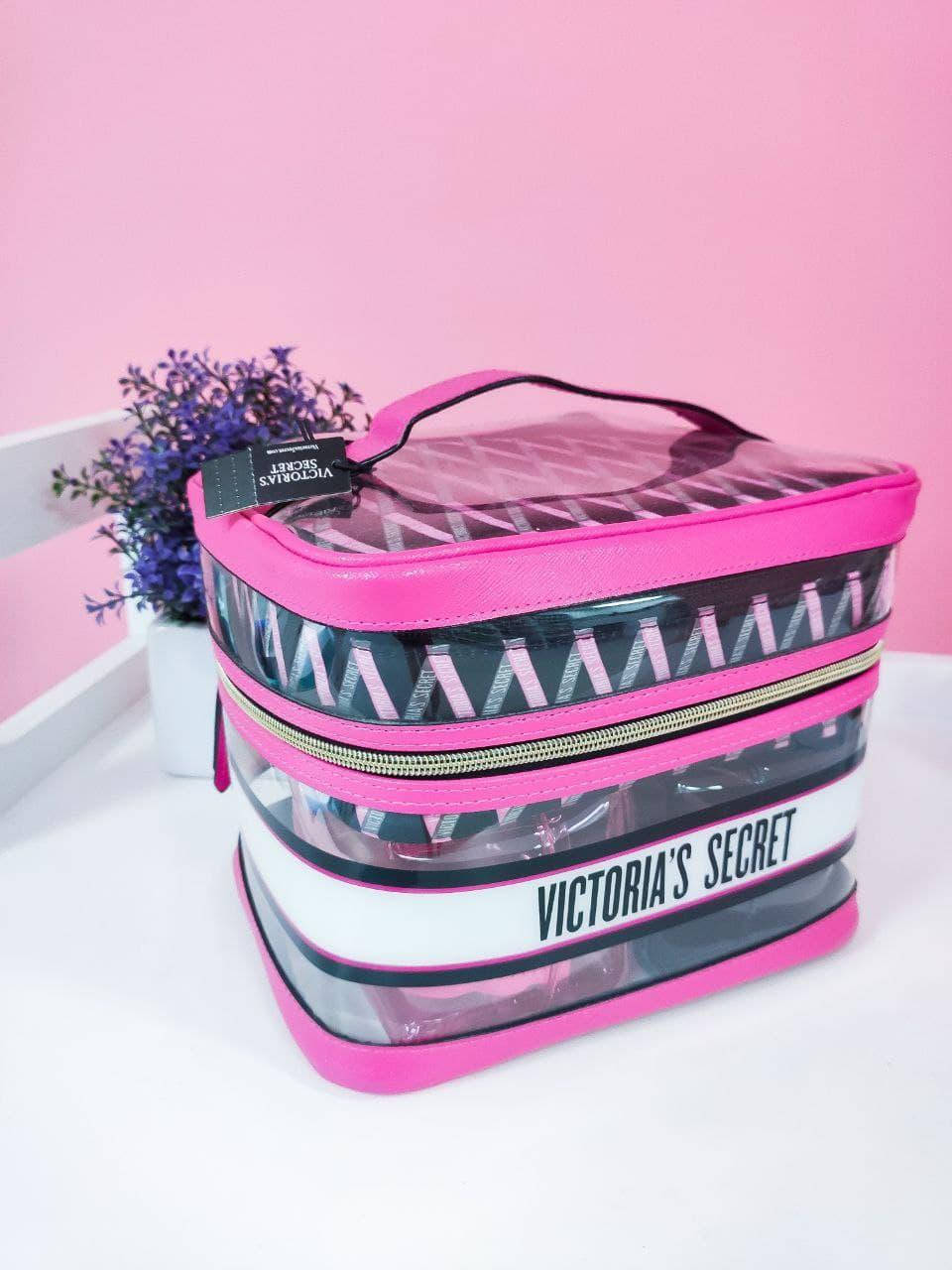 Набор косметичек Victoria's Secret
Набор косметичек Victoria's Secret