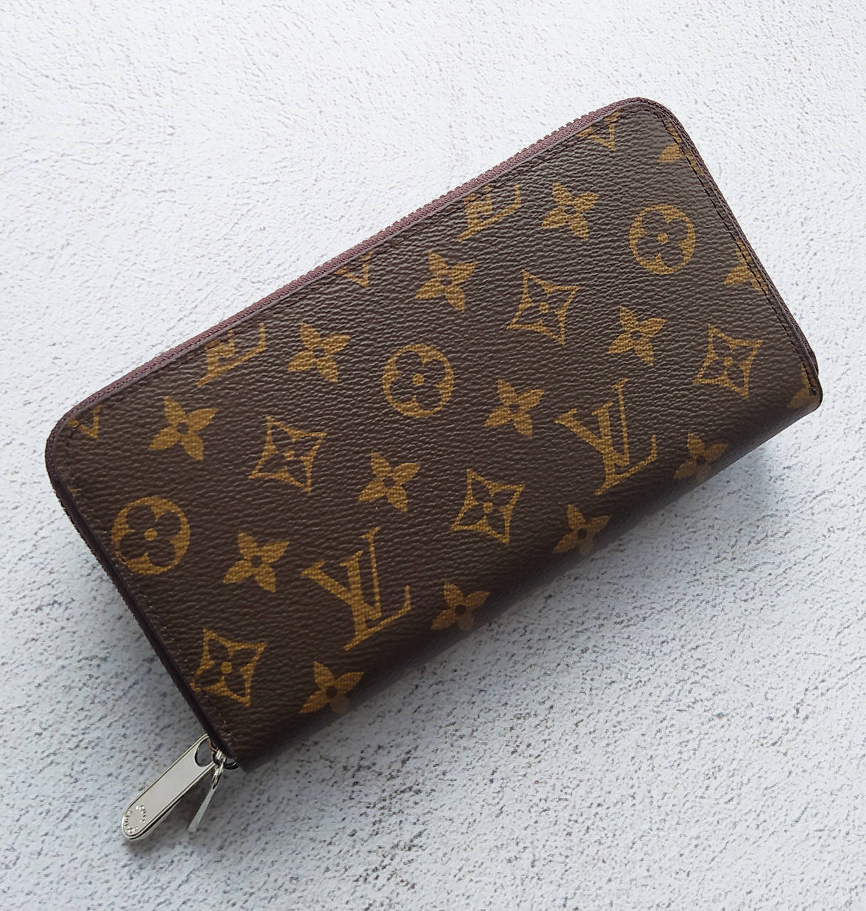 Мужской коричневый клатч Louis Vuitton из эко-кожи, закрывается на 2 "молнии", большое мужское портмоне LV
Мужской коричневый клатч Louis Vuitton из эко-кожи, закрывается на 2 "молнии", большое мужское портмоне LV