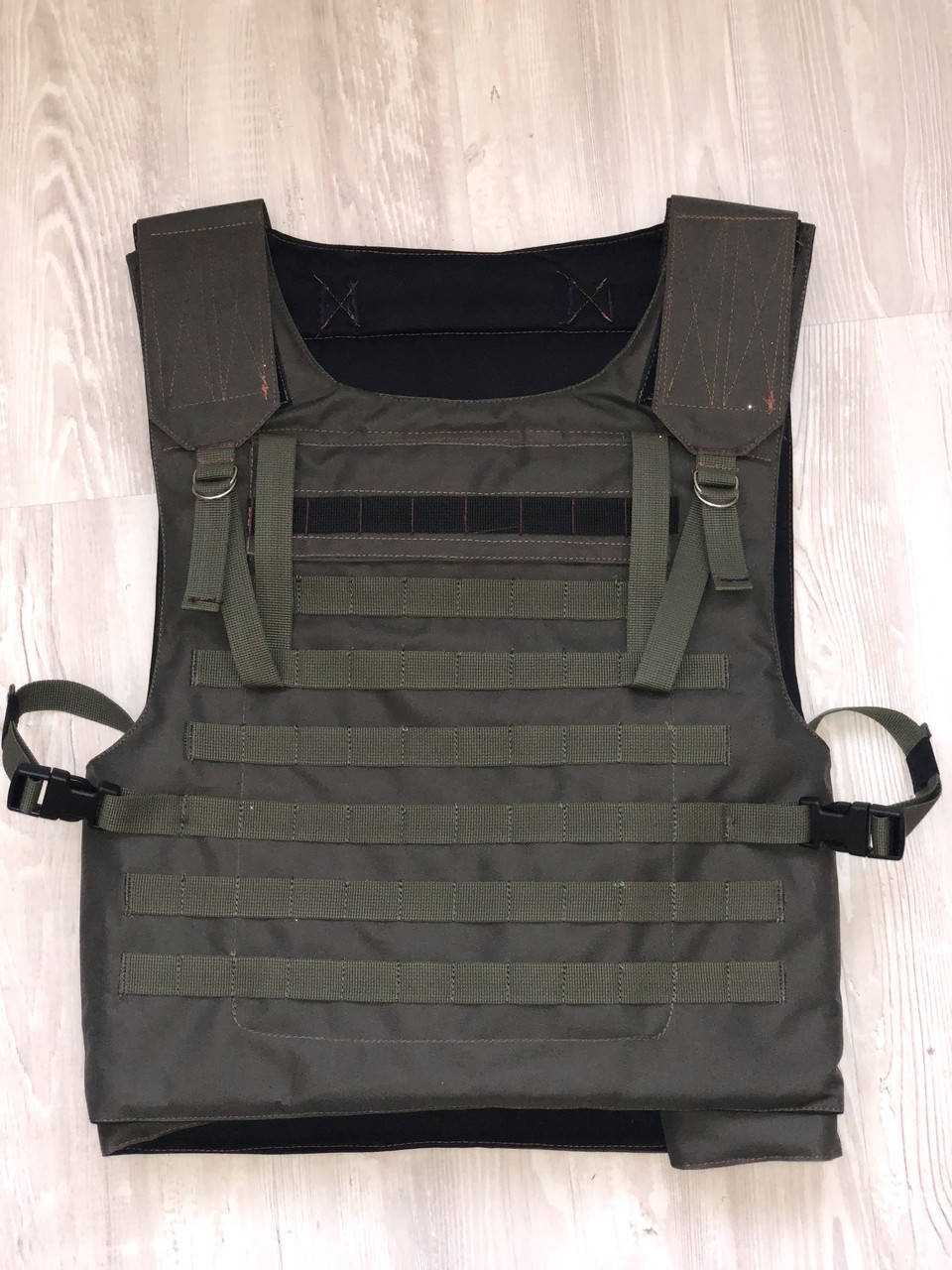 Жилет Плитоноска военный тактический без плит, чехол для плит с системой Молли Molle материал Cordura Кордура 
Жилет Плитоноска военный тактический без плит, чехол для плит с системой Молли Molle материал Cordura Кордура