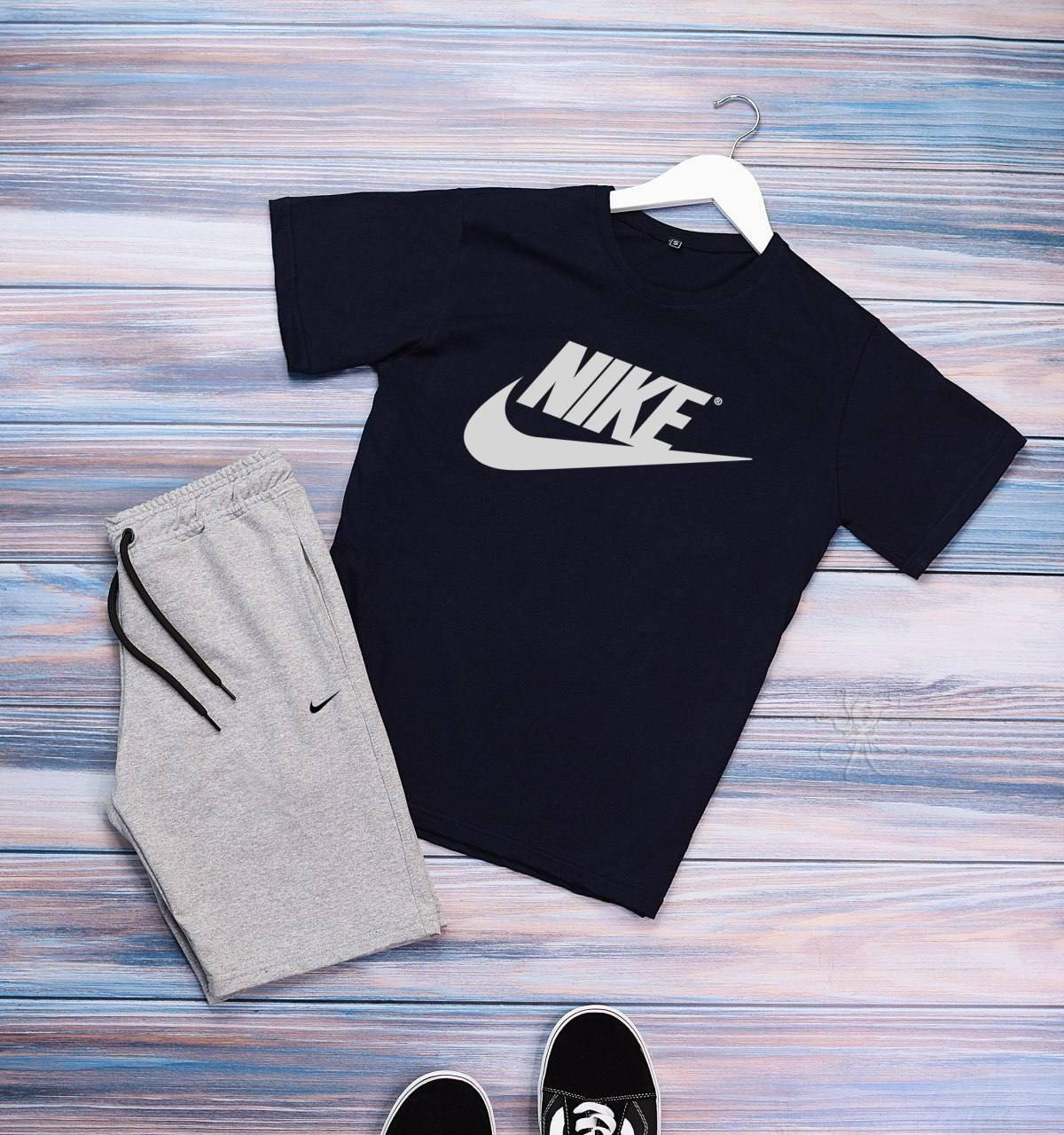 Летний мужской костюм Nike шорты серые и футболка синяя , Молодежный спортивный комплект футболка шорты Wear, Темно-синий
Летний мужской костюм Nike шорты серые и футболка синяя , Молодежный спортивный комплект футболка шорты Wear, Темно-синий