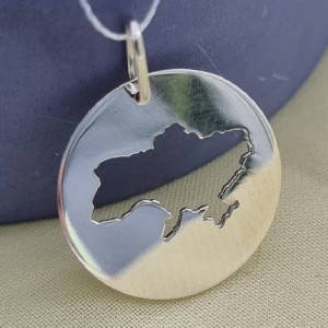 Серебряный подвес без камней в форме Украины ЗФ-250
Серебряный подвес без камней в форме Украины ЗФ-250