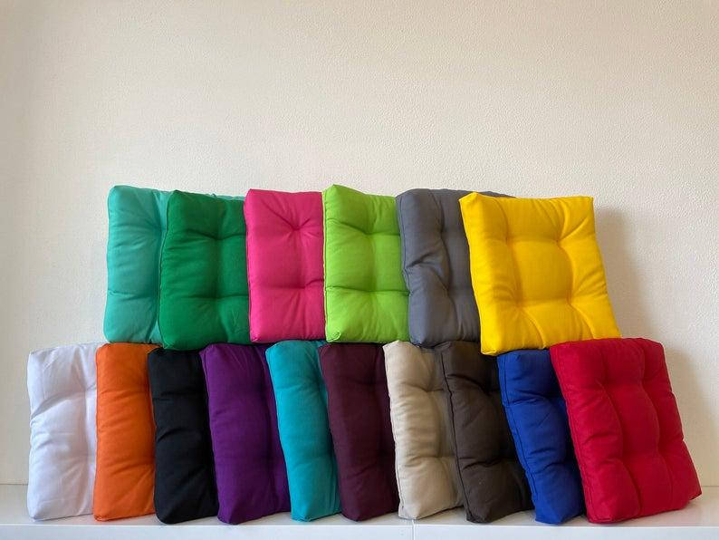 Подушка на стул Кедр на Ливане квадратная стеганная серия Color mini 35x35x5 см Ассорти черный
Подушка на стул Кедр на Ливане квадратная стеганная серия Color mini 35x35x5 см Ассорти черный