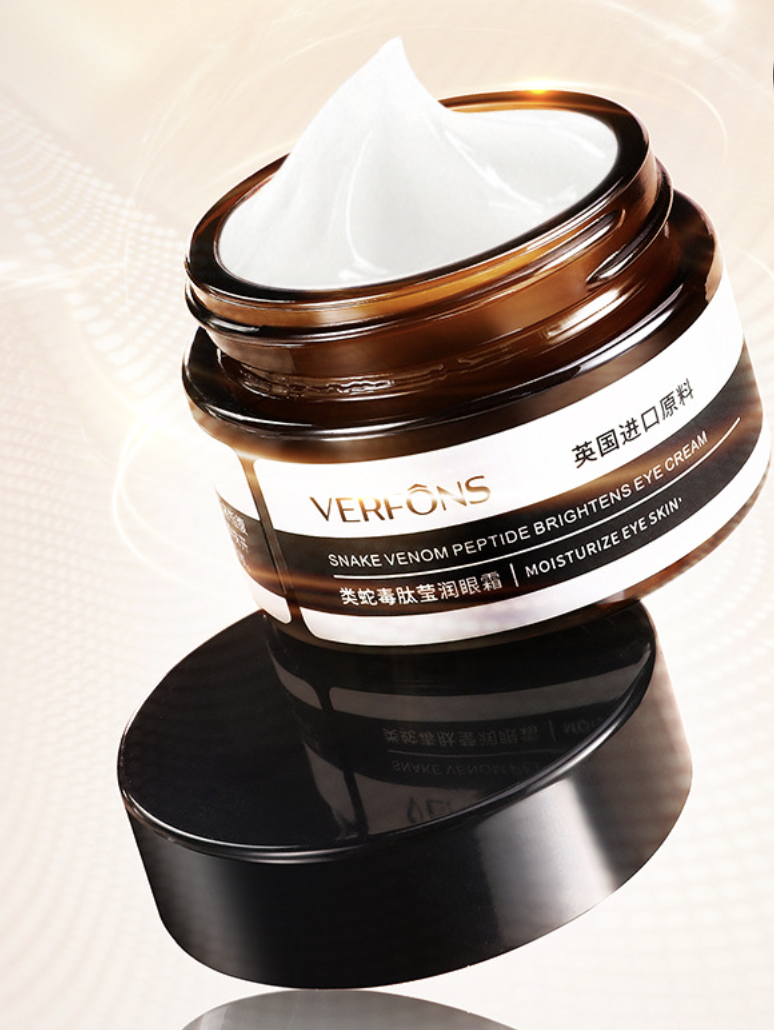 Омолаживающий и осветляющий крем для кожи вокруг глаз Verfons Snake Venom Peptide Moisturizing Eye Cream, 30
Омолаживающий и осветляющий крем для кожи вокруг глаз Verfons Snake Venom Peptide Moisturizing Eye Cream, 30