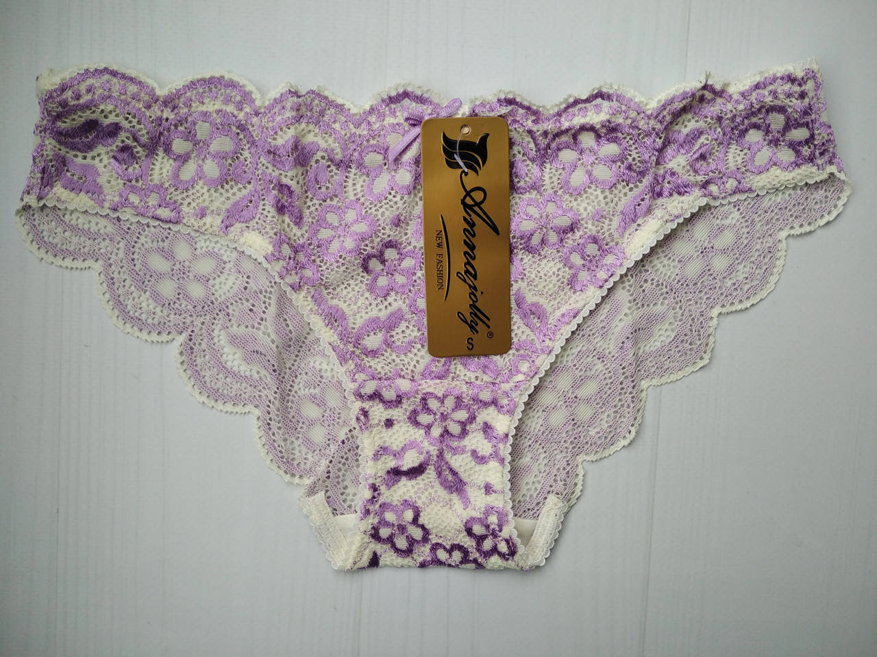 Трусики Annajolly кружевные молочный с сиреневым S 7314
Трусики Annajolly кружевные молочный с сиреневым S 7314