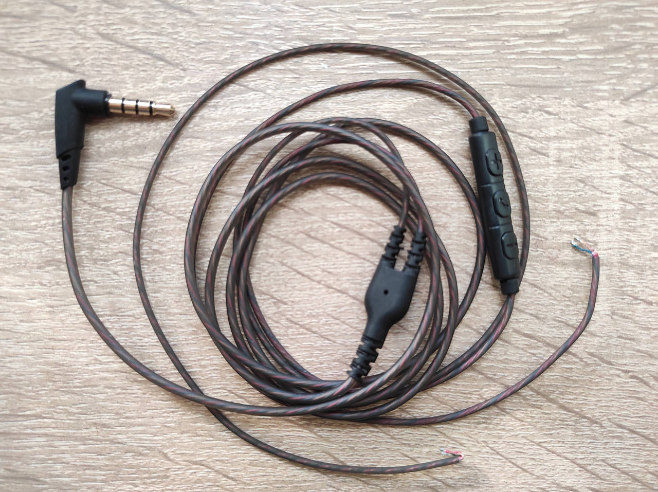 Кабель провод шнур с микрофоном для Koss Porta Sporta Pro Sony AKG JVC JBL Sennheiser Grado гарнитура, Черный
Кабель провод шнур с микрофоном для Koss Porta Sporta Pro Sony AKG JVC JBL Sennheiser Grado гарнитура, Черный