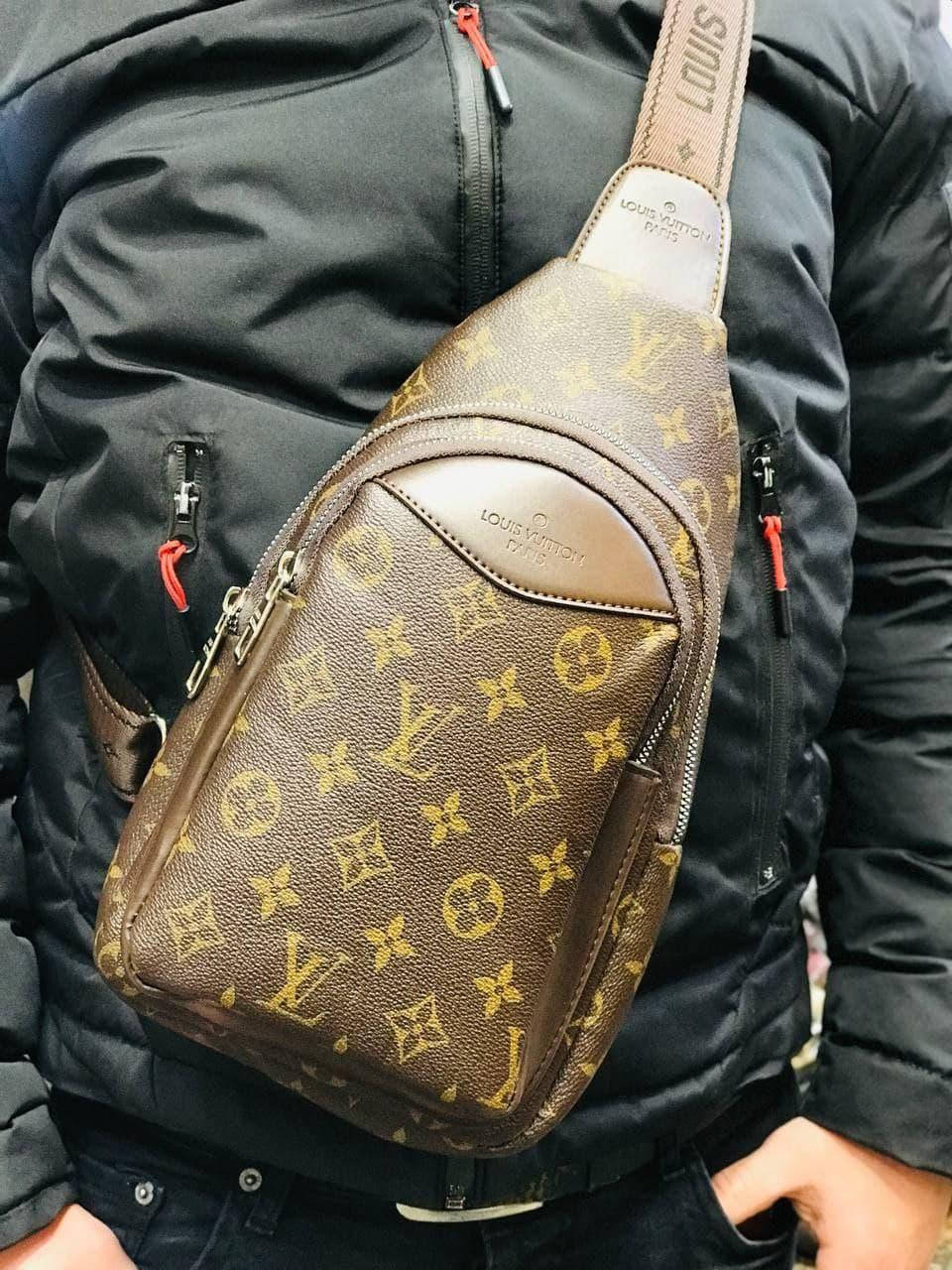 Сумка коричневая мужская через плечо Louis Vuitton Луи Витон Бананка Мужской Слинг экокожа сумка LV, Коричневый
Сумка коричневая мужская через плечо Louis Vuitton Луи Витон Бананка Мужской Слинг экокожа сумка LV, Коричневый