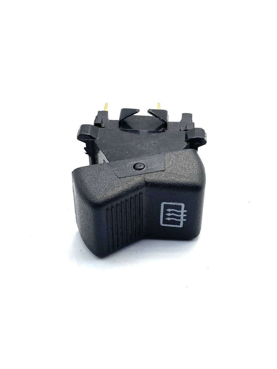 Кнопка включения обогрева заднего стекла ВАЗ 2103 2106 2121 4 контактная (wte106-02)
Кнопка включения обогрева заднего стекла ВАЗ 2103 2106 2121 4 контактная (wte106-02)