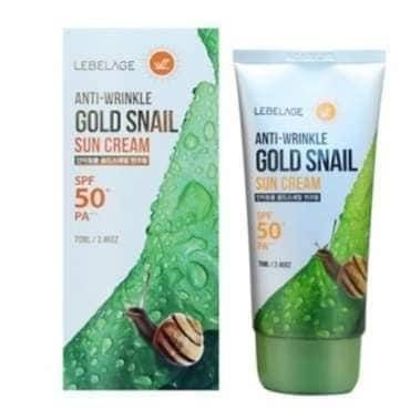 Солнцезащитный крем для лица с муцином и золотом Lebelage anti-wrinkle gold snail sun cream spf50+/70мл
Солнцезащитный крем для лица с муцином и золотом Lebelage anti-wrinkle gold snail sun cream spf50+/70мл
