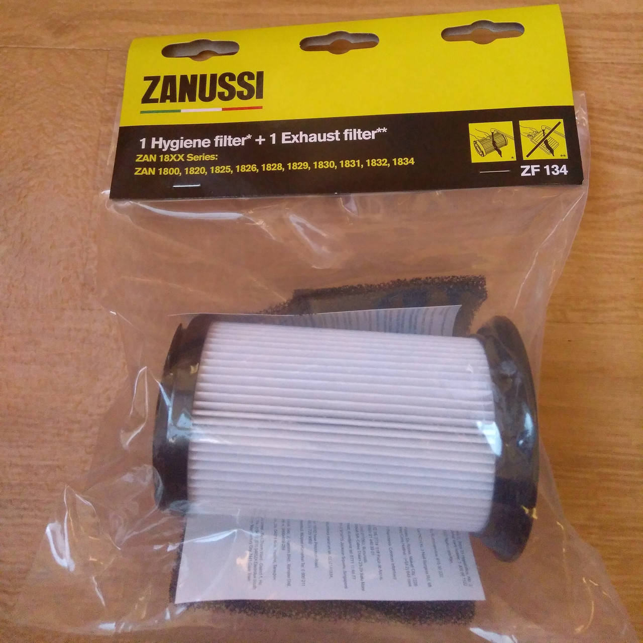 Цилиндрический Hepa фильтр ZF134 (9001664656) для пылесоса Zanussi ZAN1800, ZAN1820, ZAN1825, ZAN1830 Оригинал
Цилиндрический Hepa фильтр ZF134 (9001664656) для пылесоса Zanussi ZAN1800, ZAN1820, ZAN1825, ZAN1830 Оригинал