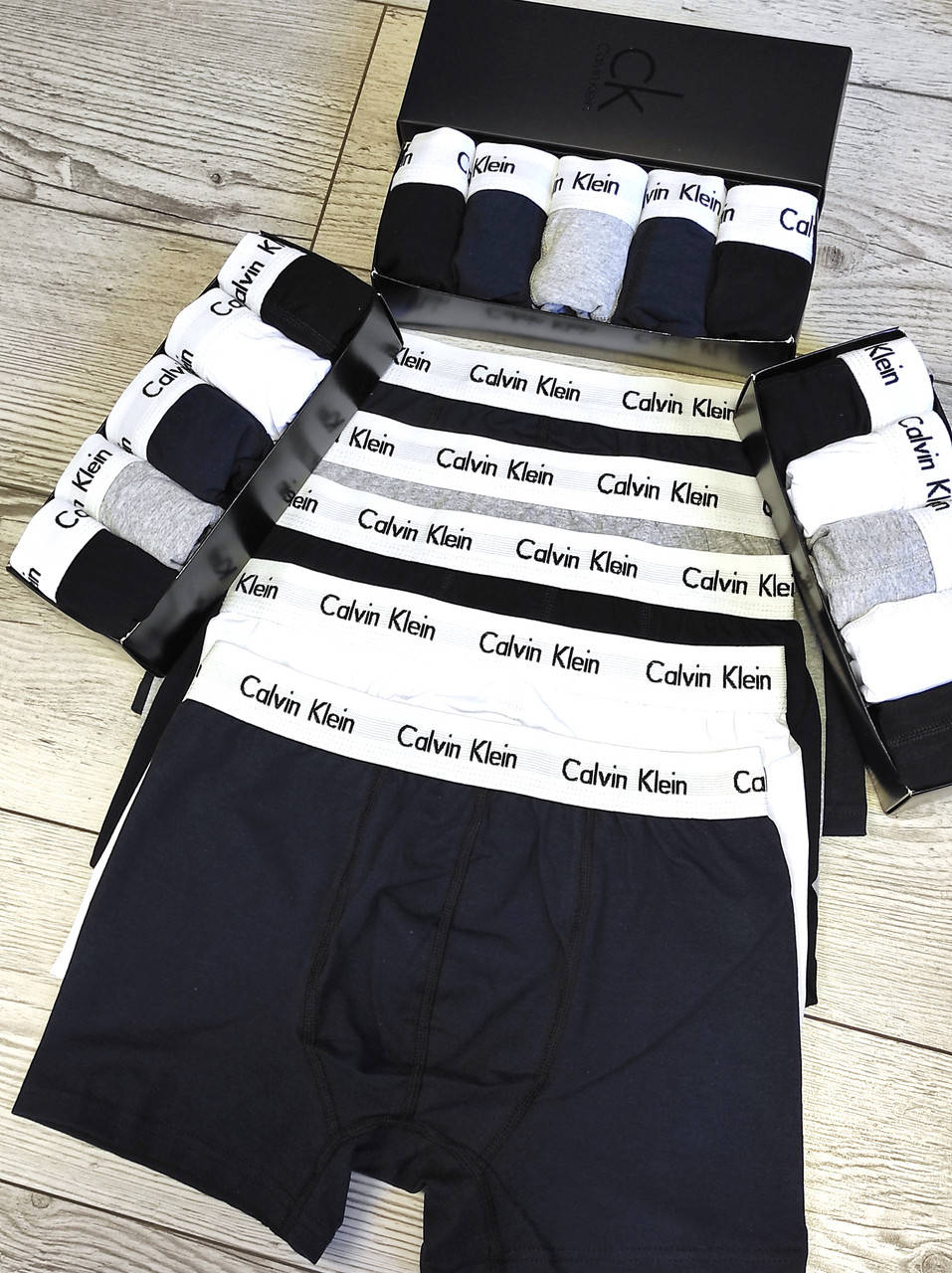 Трусы мужские боксеры Calvin Klein 5 шт набор в подарочной упаковке Боксеры трусы шорты кельвин кляйн XXL
Трусы мужские боксеры Calvin Klein 5 шт набор в подарочной упаковке Боксеры трусы шорты кельвин кляйн XXL