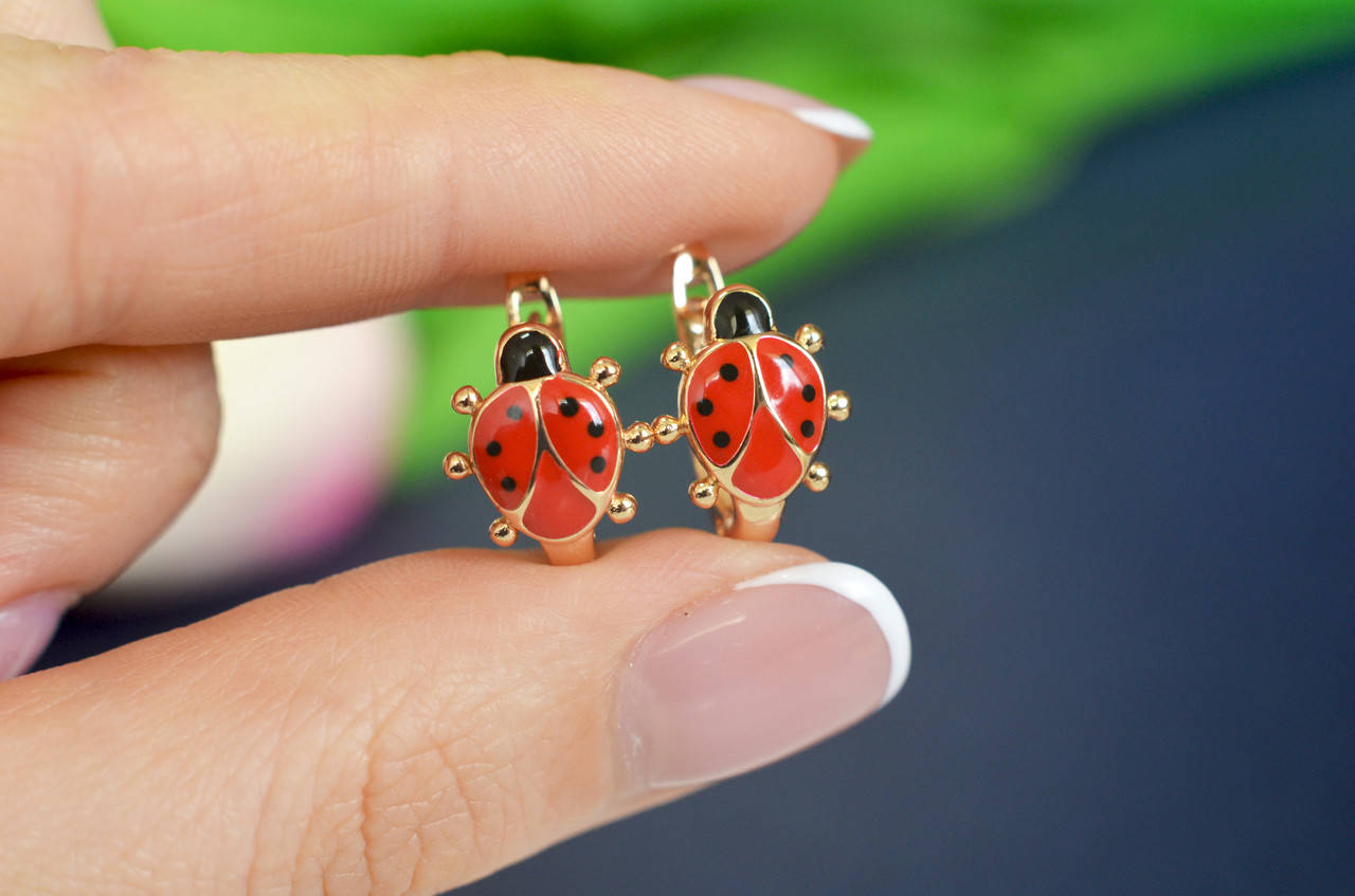 Серьги божьи коровки, медицинская сталь, Английский замочек (Длина 1.3 см Ширина 1.1 см)
Серьги божьи коровки, медицинская сталь, Английский замочек (Длина 1.3 см Ширина 1.1 см)