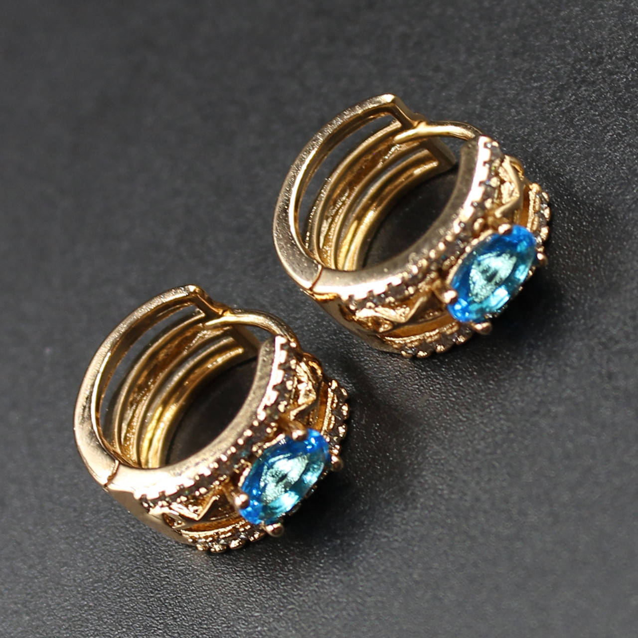 Серёжки женские золотистого цвета Xuping Jewelry кольца конго с голубыми кристаллами 24K
Серёжки женские золотистого цвета Xuping Jewelry кольца конго с голубыми кристаллами 24K