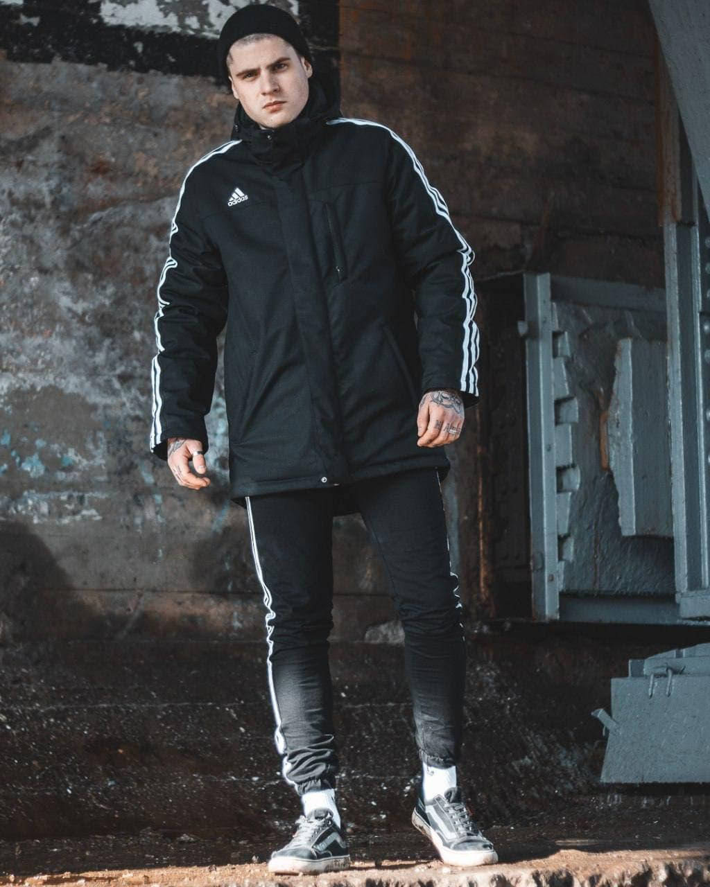 Мужская куртка Adidas Адидас Originals черная спортивная курточка на весну демисезонная с капюшоном Люкс M
Мужская куртка Adidas Адидас Originals черная спортивная курточка на весну демисезонная с капюшоном Люкс M