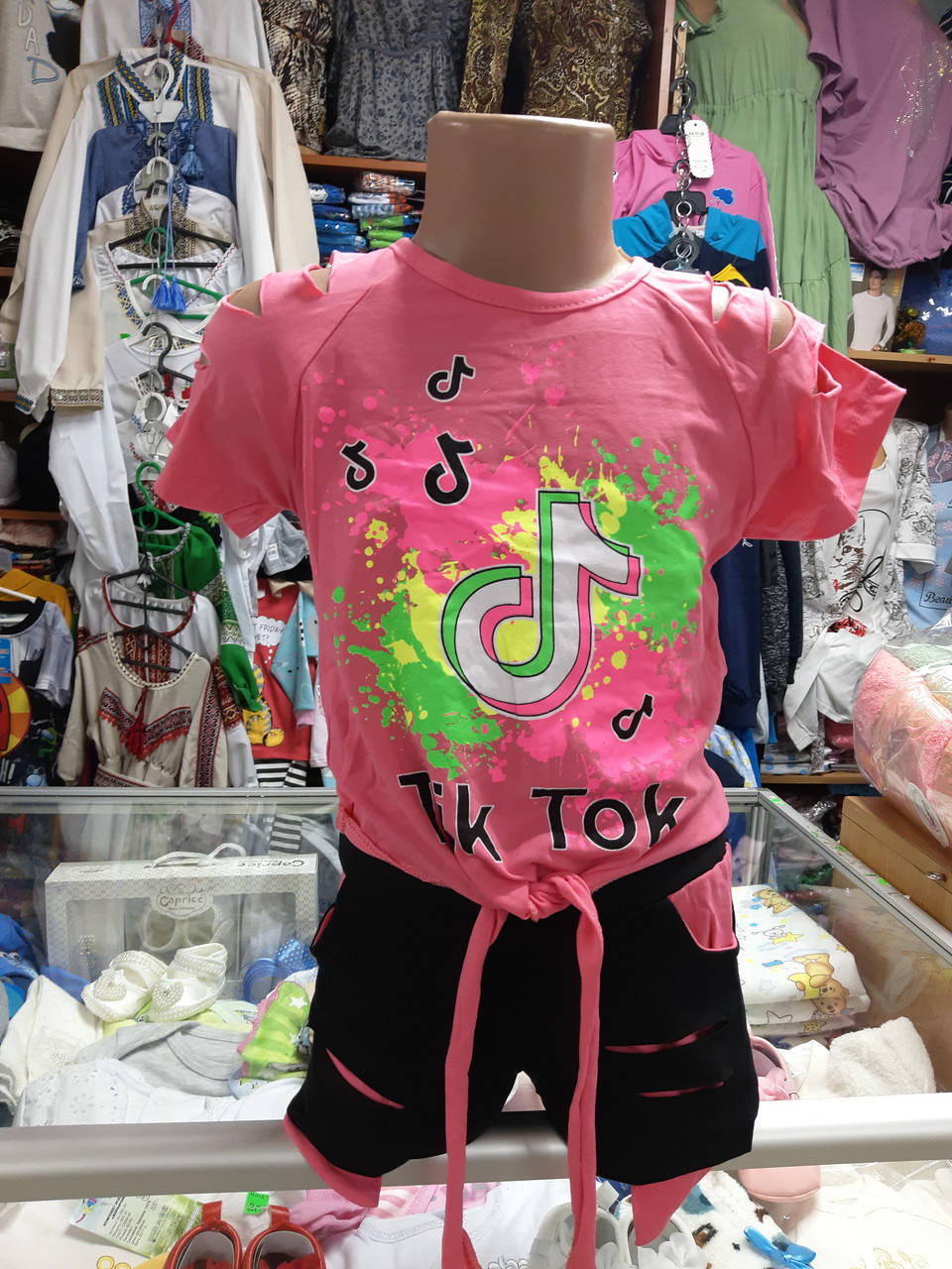 Летний костюм для девочки топ шорты ТикТок р. 116 122 128 134, Розовый
Летний костюм для девочки топ шорты ТикТок р. 116 122 128 134, Розовый