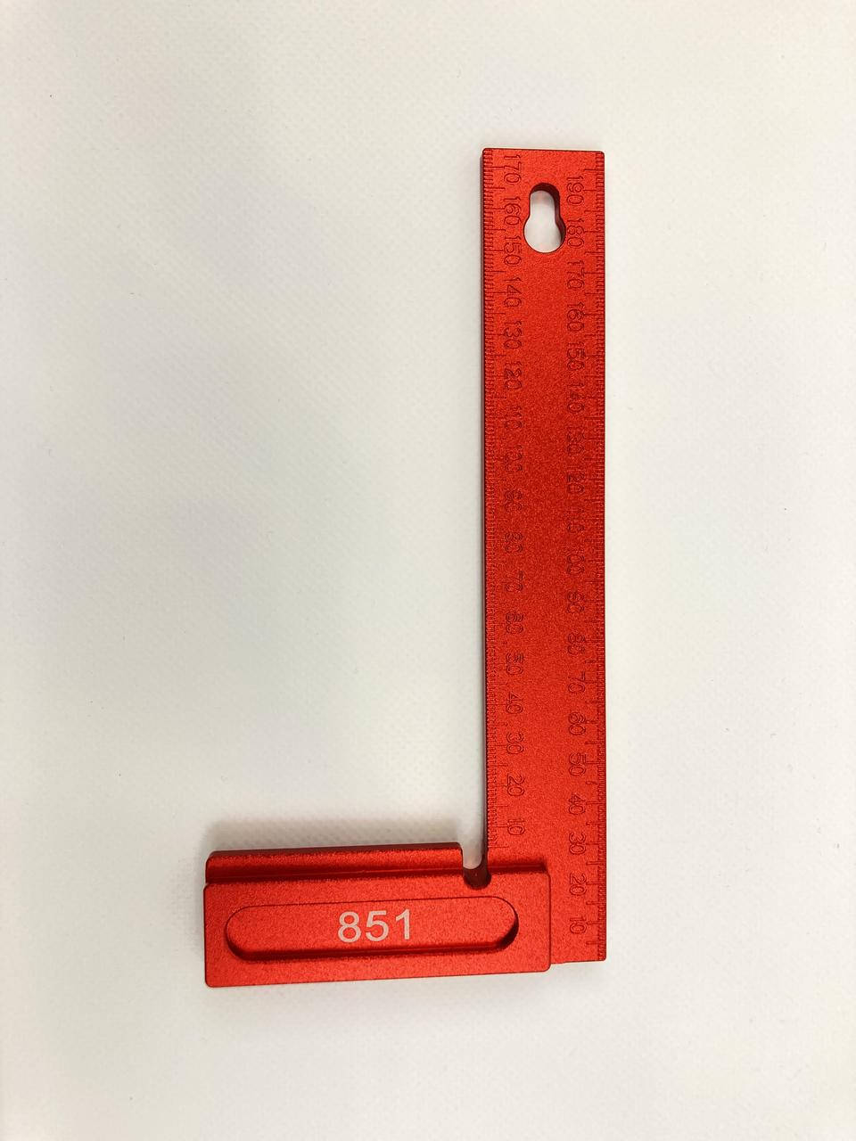 Линейка алюминиевая угольник с метрической и имперской разметкой 
Линейка алюминиевая угольник с метрической и имперской разметкой