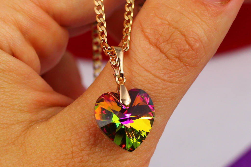 Кулон Xuping Jewelry Сваровски хамелеон сердечко сиренево-зеленое 1,5 см золотистый
Кулон Xuping Jewelry Сваровски хамелеон сердечко сиренево-зеленое 1,5 см золотистый