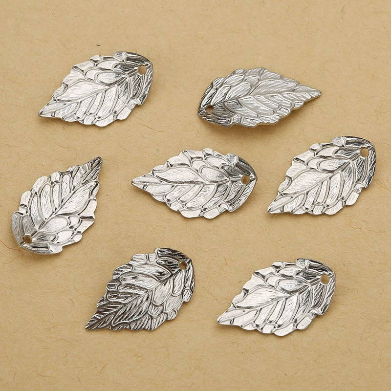 Листья для украшений, листики металлические, толщина 1 мм. цвет Rhodium 18*10 мм 10 шт уп., Серебристый
Листья для украшений, листики металлические, толщина 1 мм. цвет Rhodium 18*10 мм 10 шт уп., Серебристый