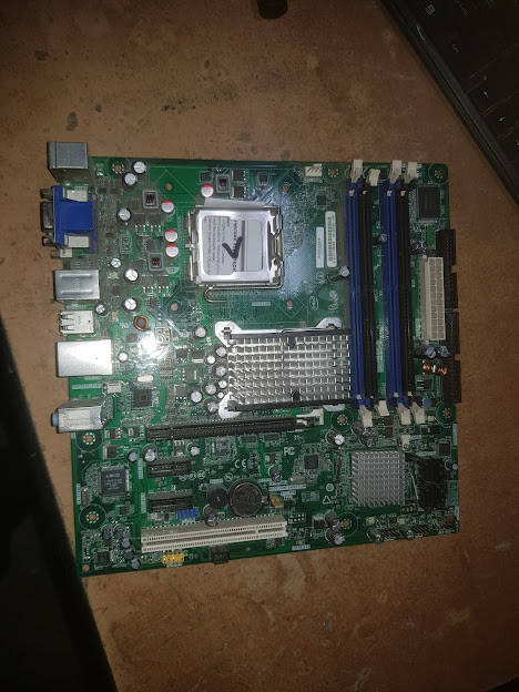Мат. плата Intel DG35EC LGA775 G35 PCI-E+SVGA DVI+GbLAN+1394 SATA MicroATX 4DDR2 № 222101
Мат. плата Intel DG35EC LGA775 G35 PCI-E+SVGA DVI+GbLAN+1394 SATA MicroATX 4DDR2 № 222101