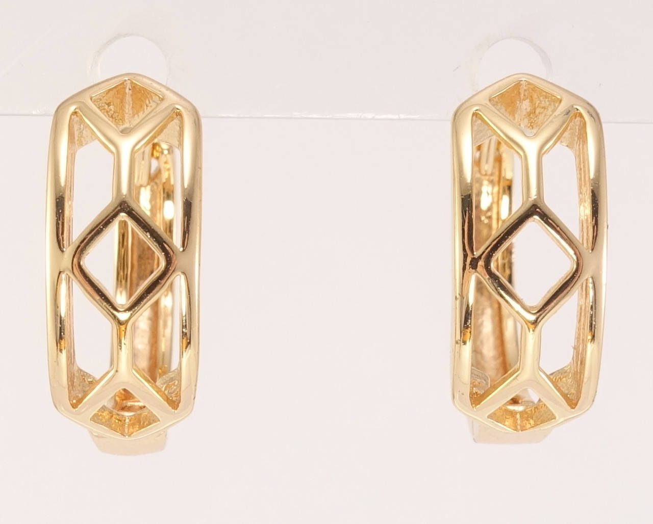 Серьги Xuping M&L желтый оттенок колечки "Геометрический орнамент"
Серьги Xuping M&L желтый оттенок колечки "Геометрический орнамент"