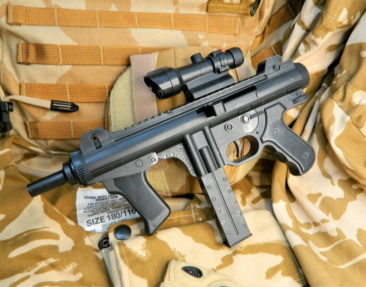Автомат игрушечный Beretta PM-12S на пластиковых шариках 6мм. с лазерным прицелом, Черный
Автомат игрушечный Beretta PM-12S на пластиковых шариках 6мм. с лазерным прицелом, Черный